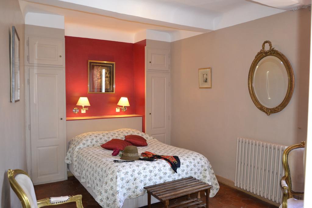 Hotellerie De L'Esplanade Rians  Værelse billede