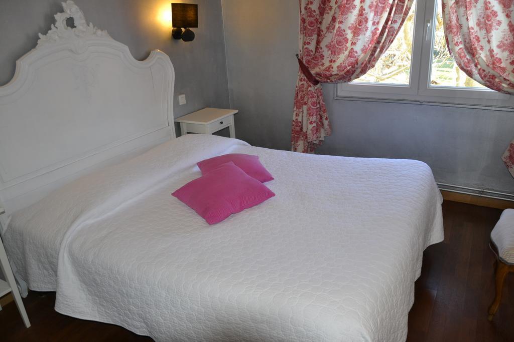 Hotellerie De L'Esplanade Rians  Værelse billede
