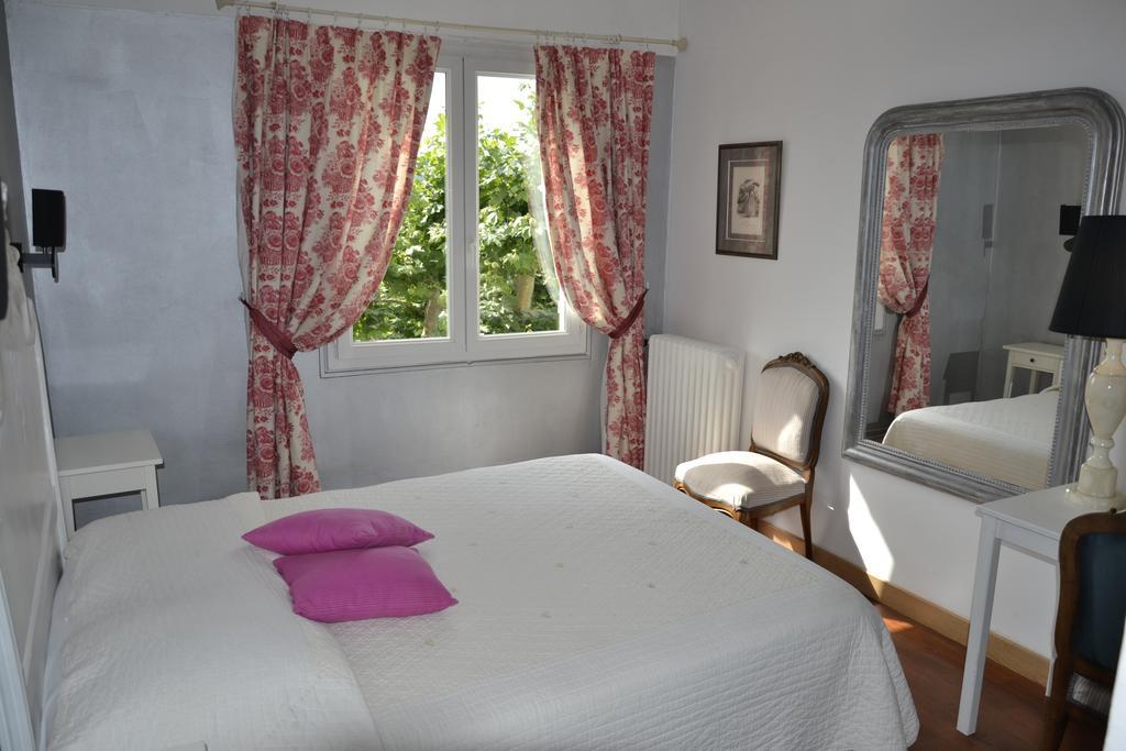 Hotellerie De L'Esplanade Rians  Værelse billede